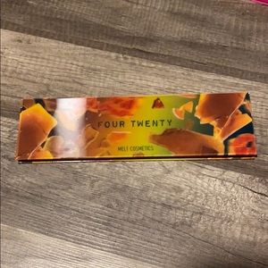 Melt cosmetics four twenty palette